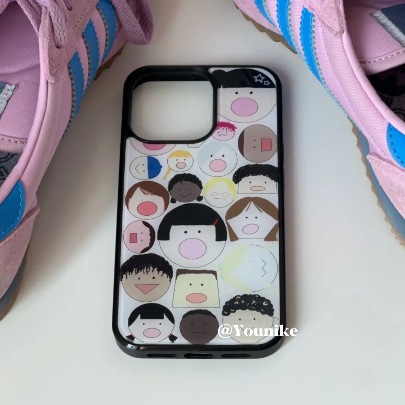 漫画風韓国風可愛い大きな頭の人形、個性的なカワイイスマホケー - Phone Cases Personalised のレビューと価格
